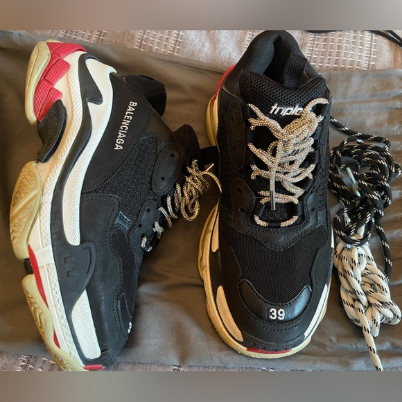 Balenciaga Triple S Black Sneakers - Picture 2 of 4